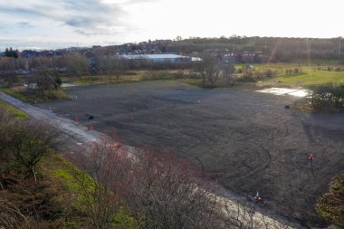 İngiltere 'nin Leeds West Yorkshire kentindeki Hunslet kasabasının insansız hava aracı fotoğrafı Matthew Murray Lisesi Leeds' in kış aylarındaki eski mekanını gösteriyor.