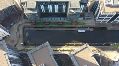 Leeds Şehir Merkezi 'nin klişe bir günde Leeds Rıhtımı olarak bilinen bölgede çekilmiş hava görüntüleri..