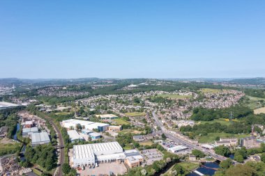 Batı Yorkshire 'ın Kirklees ilçesindeki Kirkleaton köyünün insansız hava aracı fotoğrafı, İngiltere' nin yazları yaşadığı köy ve İngiliz yerleşim yerlerini gösteriyor.