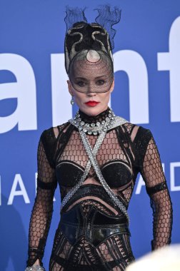Antibes, Frances. 25 Mayıs 2023, Daphne Guinness Hotel du Cap 'teki amfAR Gala Cannes etkinliğine geldi.