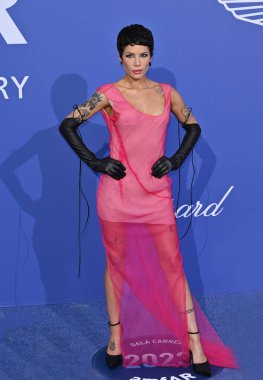 Antibes, Frances. 25 Mayıs 2023: Kraliçe Latifah Hotel du Cap 'teki amfAR Gala Cannes etkinliğine geldi.