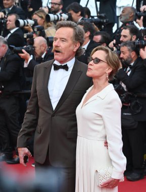 FRANSA, FRANSA. 23 Mayıs 2023: Bryan Cranston & Robin Dearden, 76. Cannes Festivali 'nde Asteroid City' nin prömiyerinde