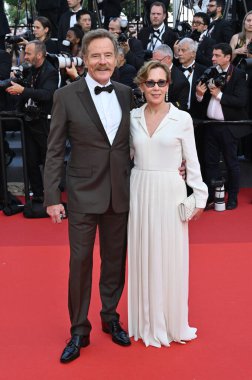 FRANSA, FRANSA. 23 Mayıs 2023: Bryan Cranston & Robin Dearden, 76. Cannes Festivali 'nde Asteroid City' nin prömiyerinde