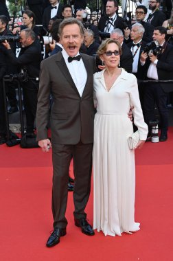 FRANSA, FRANSA. 23 Mayıs 2023: Bryan Cranston & Robin Dearden, 76. Cannes Festivali 'nde Asteroid City' nin prömiyerinde