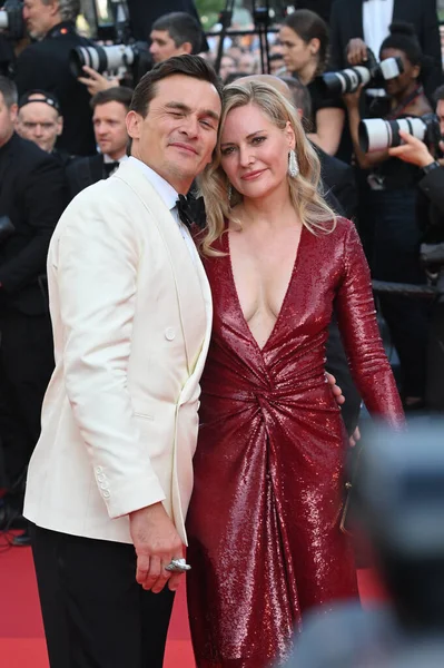 FRANSA, FRANSA. 23 Mayıs 2023: Rupert Friend & Aimee Mullins 76. Cannes Festivali 'nde Asteroid Şehri prömiyerinde