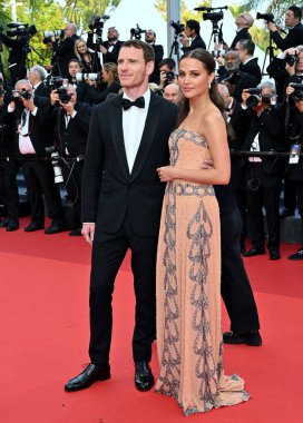 FRANSA, FRANSA. 21 Mayıs 2023: Alicia Vikander ve Michael Fassbender 76. Cannes Festivali 'nde Firebrand' ın galasında