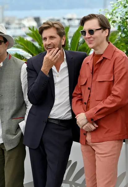 FRANSA, FRANSA. 16 Mayıs 2023: Ruben Ostlund ve Paul Dano, Cannes 76. festivalindeki Cannes Jürisi için yapılan fotoğraf çağrısında