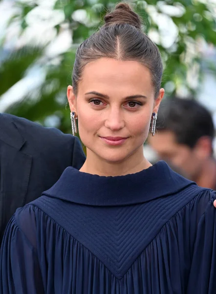 FRANSA, FRANSA. 22 Mayıs 2023: Alicia Vikander 76. Cannes Festivali 'nde Firebrand için fotoğraf çağrısında bulundu.