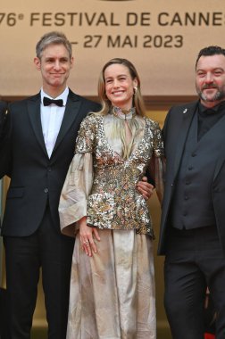 FRANSA, FRANSA. 16 Mayıs 2023: Damian Szifr0n, Brie Larson ve Denis Menochet 76. Cannes Festivali 'nde Jeanne du Barry' nin galasında