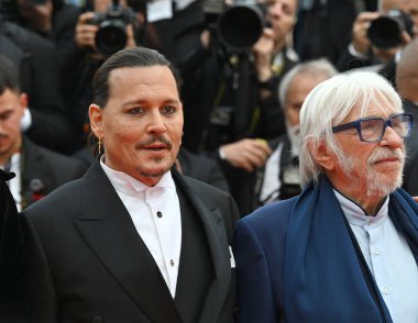 FRANSA, FRANSA. 16 Mayıs 2023: 76. Cannes Festivali 'nde Jeanne du Barry' nin galasında Johnny Depp ve Pierre Richard