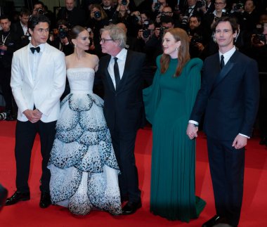 FRANSA, FRANSA. 20 Mayıs 2023: Charles Melton, Natalie Portman, Todd Haynes, Julianne Moore ve Cory Michael Smith 'in Mayıs ayında 76.