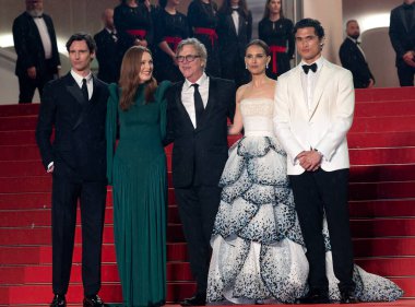 FRANSA, FRANSA. 20 Mayıs 2023: Cory Michael Smith, Julianne Moore, Todd Haynes, Natalie Portman ve Charles Melton Mayıs ayında 76.