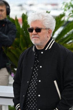 FRANSA, FRANSA. 17 Mayıs 2023, Pedro Almodovar 76. Cannes Festivali 'nde Garip Yaşam Tarzı için yapılan fotoğraf çağrısında