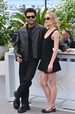 FRANSA, FRANSA. 23 Mayıs 2023: Lily-Rose Depp ve Abel Tesfaye (The Weeknd) 76. Cannes Festivali 'nde Idol' un fotoğraf çekiminde