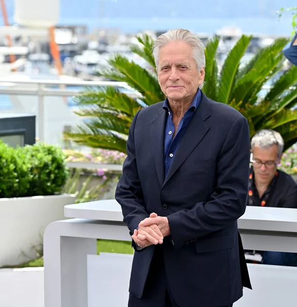 FRANSA, FRANSA. 16 Mayıs 2023: 76. Cannes Festivali 'ndeki Palme d' Or d 'Honneur için fotoğraf çekiminde Michael Douglas