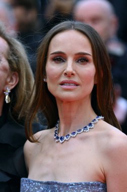 FRANSA, FRANSA. 19 Mayıs 2023: Natalie Portman 76. Cannes Festivali 'nin ilk galasında