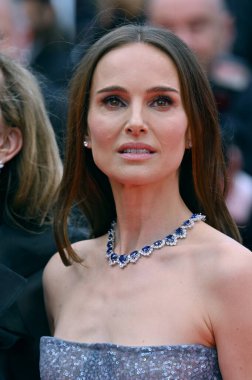 FRANSA, FRANSA. 19 Mayıs 2023: Natalie Portman 76. Cannes Festivali 'nin ilk galasında