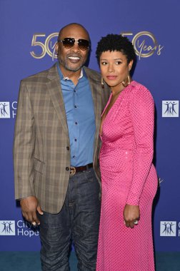 LOS ANGELES, ABD. 18 Ekim 2023: Jeffrey Allen Townes ve Lynette Jackson Pasifik Tasarım Merkezi 'ndeki Umut Şehri Yaşam Ruhu galasında