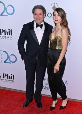 LOS ANGELES, CA. 2005 Ekim 2023: Gustavo Dudamel ve Maria Valverde Walt Disney Konser Salonu 'nun 20. yıldönümü münasebetiyle Los Angeles Filarmoni Galasında