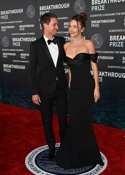 Stock image LOS ANGELES, CA. April 15, 2023:  Evan Spiegel and Miranda Kerr at the 2023 Breakthrough Prize Ceremony for Science and Mathematics at the Academy Museum