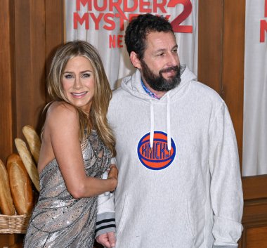 LOS ANGELES, CA. 28 Mart 2023: Jennifer Aniston ve Adam Sandler Regency Village Tiyatrosu 'ndaki Cinayet Gizemi 2 galasında