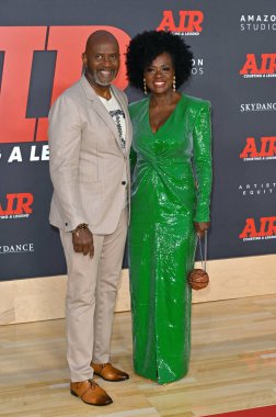 LOS ANGELES, CA. 27 Mart 2023: Viola Davis ve Julius Tennon Regency Village Theatre 'daki dünya prömiyerinde