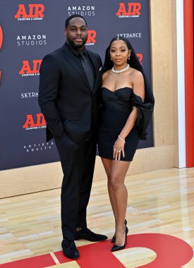 LOS ANGELES, CA. 27 Mart 2023: Nick Jones Jr. ve Bresha Webb Regency Village Theatre 'daki dünya prömiyerinde