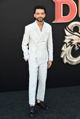 LOS ANGELES, CA. 26 Mart 2023: Dungeons and Dragons prömiyerinde Yargıç Smith Regency Village Theatre 'da Hırsızlar Arasında Onur