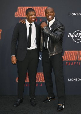 LOS ANGELES, CA. 20 Mart 2023 'te John Wick' in galasında Isaiah Crews ve Terry Crews, Hollywood 'daki TCL Çin Tiyatrosu' nda 4.