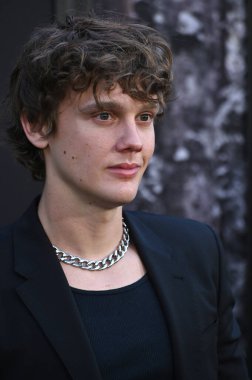 LOS ANGELES, CA. 22 Mart 2023: Hunter Doohan, Hollywood 'daki TCL Çin Tiyatrosu' nda YellowJackets 'ın 2. sezon galasında.