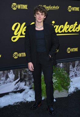 LOS ANGELES, CA. 22 Mart 2023: Hunter Doohan, Hollywood 'daki TCL Çin Tiyatrosu' nda YellowJackets 'ın 2. sezon galasında.