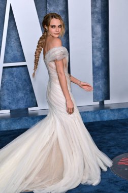 ÇOK HILLS, CA. 12 Mart 2023: Cara Delevingne, Wallis Annenberg Merkezi 'ndeki Vanity Fair Oscar Partisi' nde.