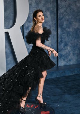 ÇOK HILLS, CA. 12 Mart 2023: Paris Jackson, Wallis Annenberg Merkezi 'ndeki Vanity Fair Oscar Partisi.