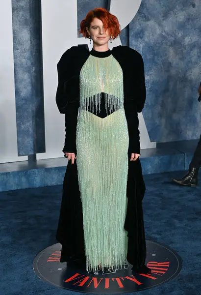 ÇOK HILLS, CA. 12 Mart 2023: Jessie Buckley, Wallis Annenberg Merkezi 'ndeki Vanity Fair Oscar Partisi' nde.