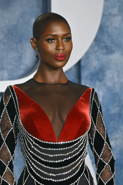 ÇOK HILLS, CA. 12 Mart 2023: Jodie Turner-Smith, Wallis Annenberg Merkezi 'ndeki Vanity Fair Oscar Partisi' nde.