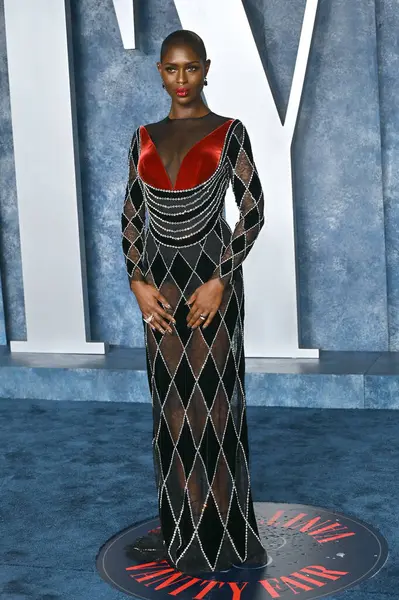 ÇOK HILLS, CA. 12 Mart 2023: Jodie Turner-Smith, Wallis Annenberg Merkezi 'ndeki Vanity Fair Oscar Partisi' nde.