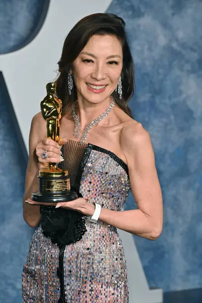 Hillsättningar Mars 2023 Michelle Yeoh Vanity Fair 2023 Oscar Party — Stockfoto