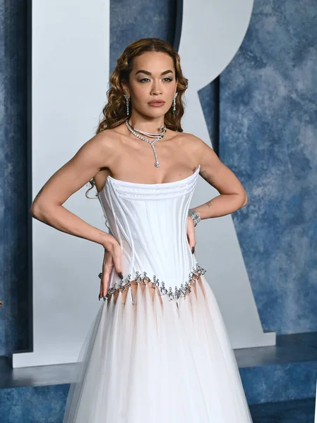 Beverly Hills 2023年3月12日 在瓦利斯 安嫩贝格中心举行的2023年名利场奥斯卡颁奖典礼上 Rita Ora — 图库照片
