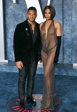 ÇOK HILLS, CA. 12 Mart 2023: Ciara ve Russell Wilson, Wallis Annenberg Merkezi 'ndeki Vanity Fair Oscar Partisi' nde.