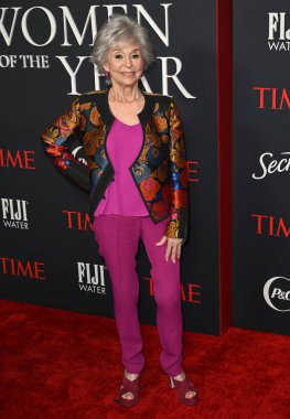 LOS ANGELES, CA. 08 Mart 2023, Rita Moreno Los Angeles 'taki Four Seasons Oteli' nde Yılın Zaman Kadınları galasında.