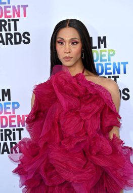 Santa Monica, CA 'da. 4 Mart 2023: Michaela Jae Rodriguez Santa Monica 'da Bağımsız Ruh Ödülleri' nde