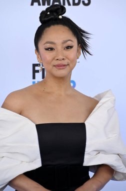 Santa Monica, CA 'da. 4 Mart 2023: Stephanie Hsu Santa Monica 'da Bağımsız Ruh Ödülleri' nde