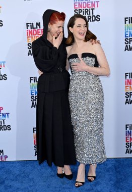 Santa Monica, CA 'da. 4 Mart 2023: Jessie Buckley ve Claire Foy Santa Monica 'da Bağımsız Ruh Ödülleri' nde.