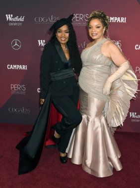 LOS ANGELES, CA. 27 Şubat 2023: Angela Bassett ve Ruth E. Carter Fairmont Century Plaza, Los Angeles 'taki 25. Kostüm Tasarımcıları Birliği Ödülleri' nde