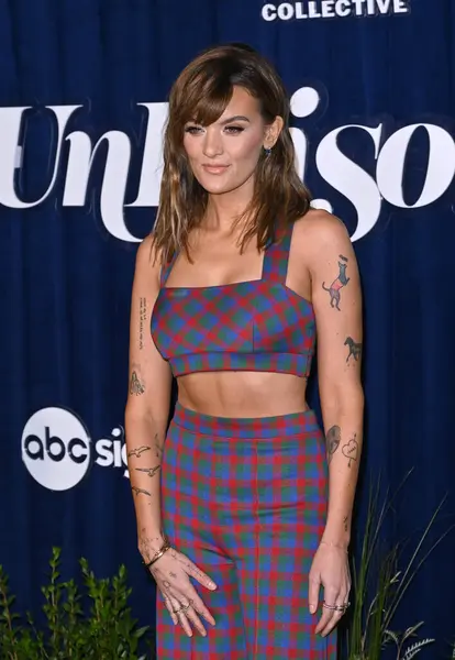 LOS ANGELES, CA. 02 Mart 2023 'te Frankie Shaw, Hollywood Lejyon Tiyatrosu' nda Mahkûm Olmayan 'un galasında.