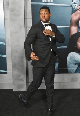 LOS ANGELES, CA. 27 Şubat 2023: Jonathan Majors Creed III 'ün Hollywood' daki TCL Çin Tiyatrosu 'ndaki galasında