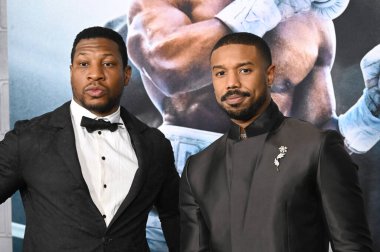 LOS ANGELES, CA. 27 Şubat 2023: Jonathan Majors ve Michael B. Jordan, Creed III 'ün Hollywood' daki TCL Çin Tiyatrosu 'ndaki galasında