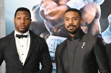 LOS ANGELES, CA. 27 Şubat 2023: Jonathan Majors ve Michael B. Jordan, Creed III 'ün Hollywood' daki TCL Çin Tiyatrosu 'ndaki galasında