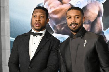 LOS ANGELES, CA. 27 Şubat 2023: Jonathan Majors ve Michael B. Jordan, Creed III 'ün Hollywood' daki TCL Çin Tiyatrosu 'ndaki galasında