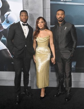 LOS ANGELES, CA. 27 Şubat 2023: Jonathan Majors, Tessa Thompson ve Michael B. Jordan Creed III 'ün Hollywood' daki TCL Çin Tiyatrosu 'ndaki galasında